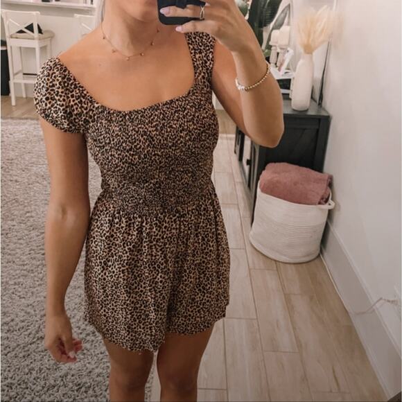 [B10] Forever 21 Cheetah Off Shoulder Romper, Size 1X - Picture 4 of 4
